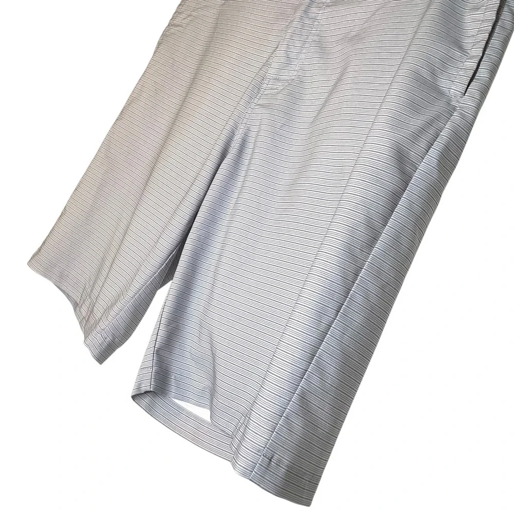 TravisMathew Beck Mens Grey White Striped Golf Shorts Size 38 Performance EUC‎